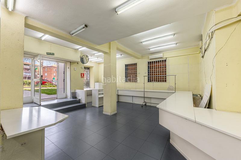 Foto e6609d3c-42b3-4f4f-810c-85289b8c4841. Local comercial local con proyecto de coliving en av de san luis en Madrid
