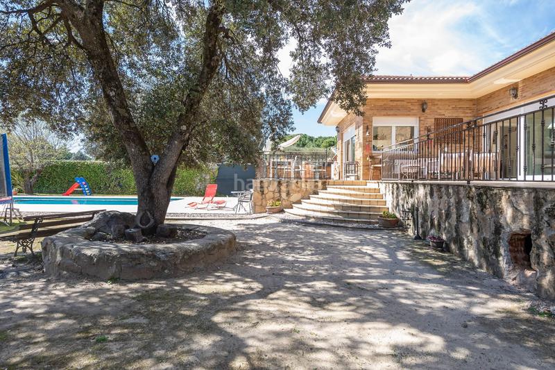 Foto a366400a-6156-40eb-8219-084859b76f6c. Casa chalet independiente en venta en Cerro Alarcón, en Valdemorillo