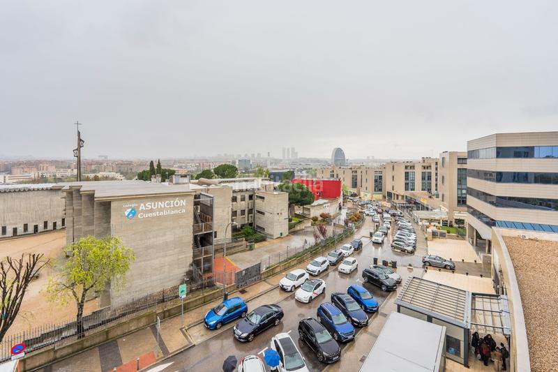 Foto 4377989d-be9b-4b1f-9879-be24875d02ca. Office space in Sanchinarro Madrid