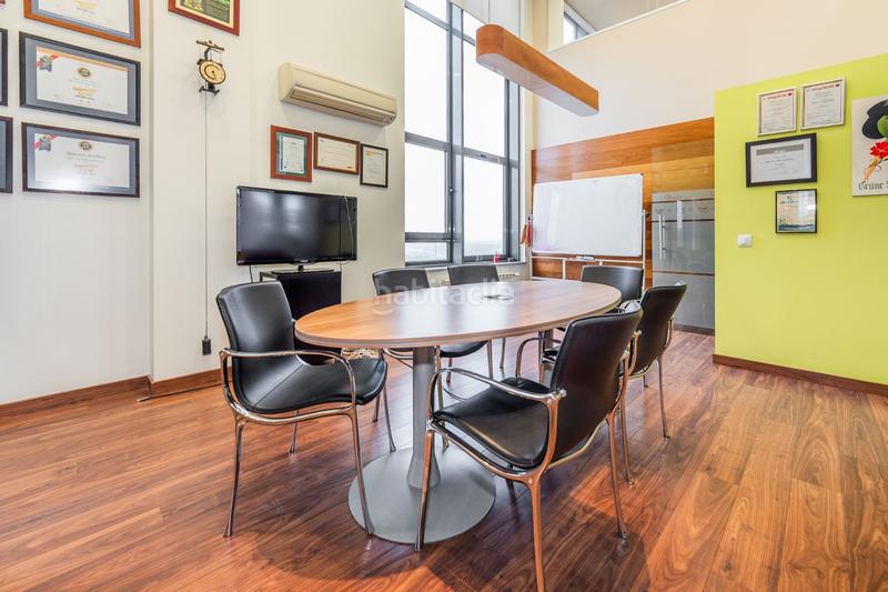 Foto 8903bcd0-3bc0-4997-be1b-6a78b898e2e9. Office space in Sanchinarro Madrid