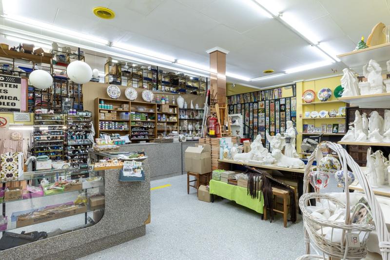 Foto 0c4074c6-d5ce-4963-bd4e-09a77619feac. Local comercial a Russafa Valencia