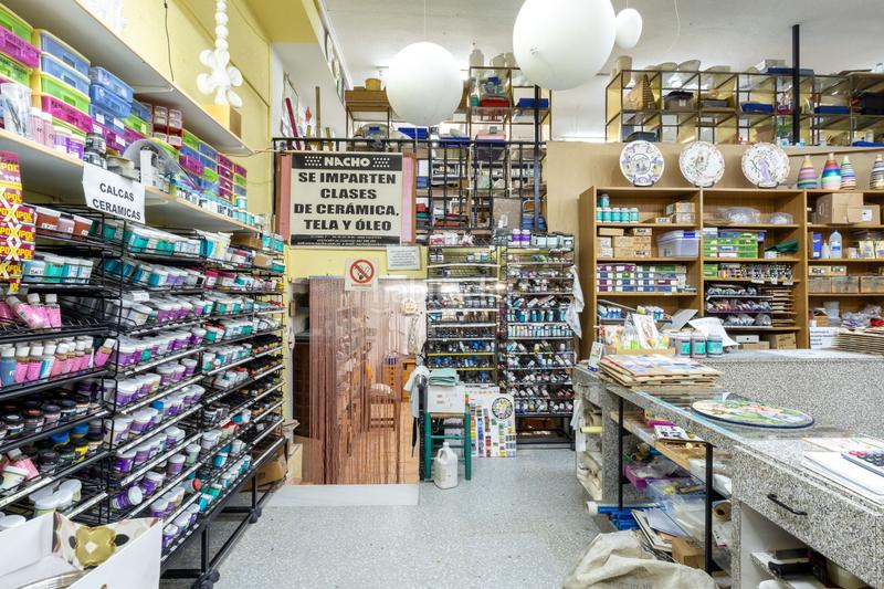 Foto 7608f600-ce9d-44a9-a530-7a3419b08980. Local comercial a Russafa Valencia