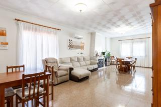 Casa a Navarrés. Vivienda  en venta  navarrés