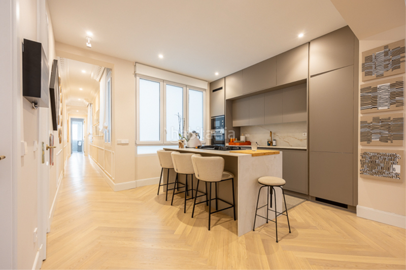 Foto a7679902-00f8-4085-acb1-d3622ad2e2b9. Piso  en venta en Castellana, distrito salamanca en Madrid
