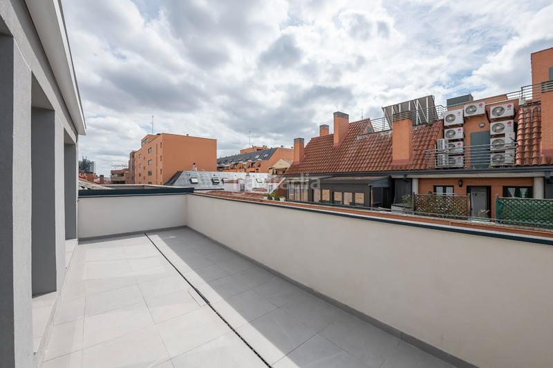 Foto 4b393b9d-5ee9-41bc-82ea-97c3269630a2. Attique avec piscine dans San Isidro Madrid