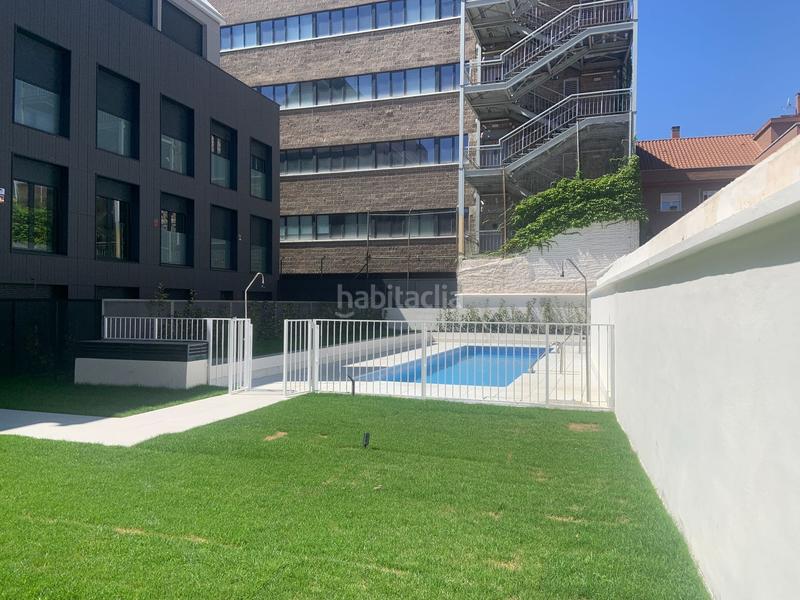 Foto b9d79e69-4bdc-4132-b67e-9584a19b0b48. Attique avec piscine dans San Isidro Madrid