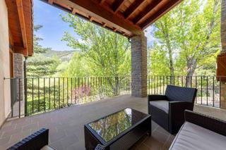 House in Alcalá de la Selva. Your family retreat in the snow  live the ski season from home