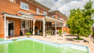 Casa adossada a Las Américas. Chalet adosado en venta  parla