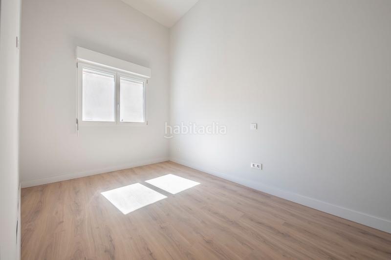 Foto e530efda-8013-45a9-b3a3-56fbe18e91f4. Pis a Aluche Madrid