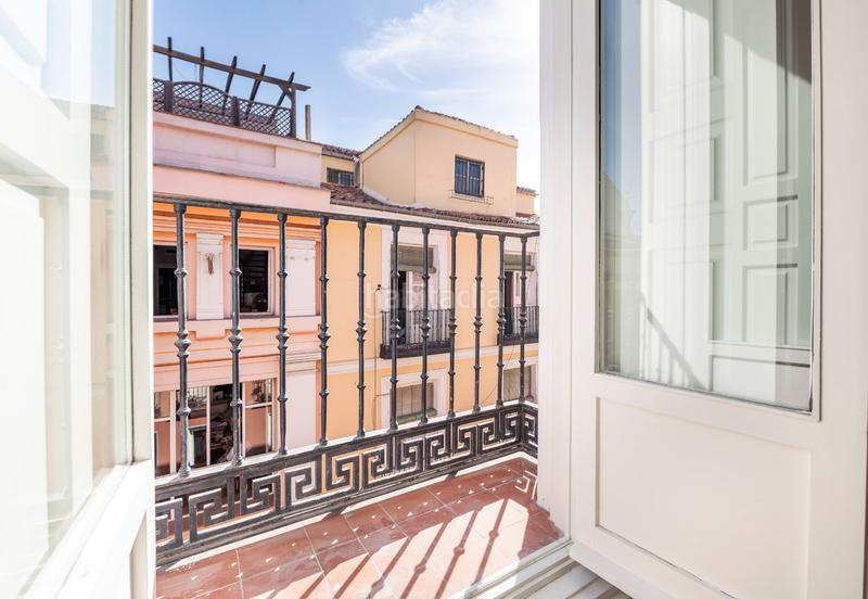 Foto 510b2d16-14ff-4fb7-ba88-e00552b5a16c. Flat with heating in Cortes-Huertas Madrid