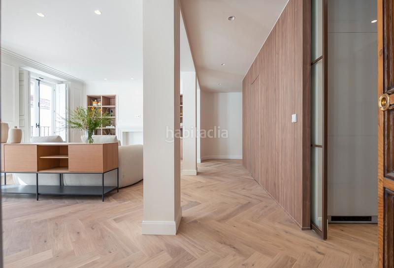 Foto c35445c4-72bb-41a5-b9af-c84f417ac00a. Flat with heating in Cortes-Huertas Madrid