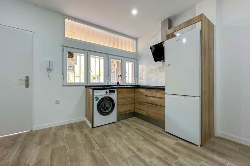 Foto 0f39db5d-db3b-400e-b826-5f3fdb6380be. Local comercial local en venta en Aluche, latina en Madrid