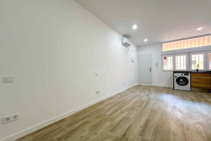 Foto 9247ca10-719c-4c9f-9766-5c3daa23b1ba. Local comercial local en venta en Aluche, latina en Madrid