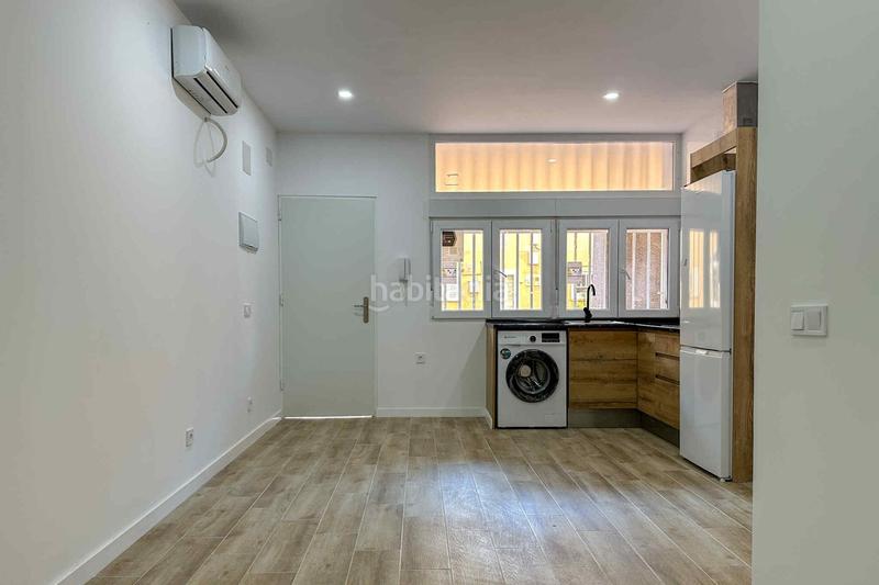 Foto 9483d9ce-8e2c-43b5-a083-2265132f55cd. Local comercial local en venta en Aluche, latina en Madrid