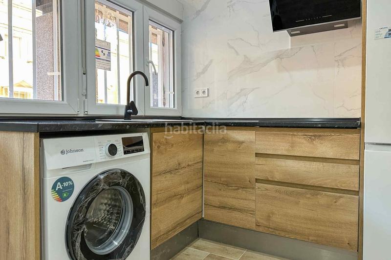 Foto b5a780da-e178-4bc1-b053-d3b5238b0d4e. Local comercial local en venta en Aluche, latina en Madrid