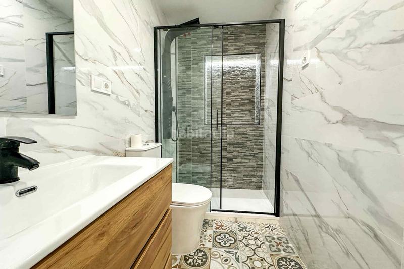 Foto df2529a0-b2ce-4f9e-867a-43d3f862615c. Local comercial local en venta en Aluche, latina en Madrid