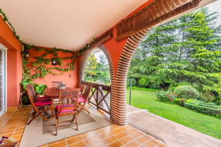 Casa a El Bosque. Chalet independiente en el bosque