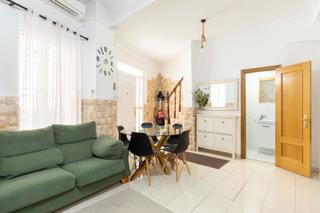 Casa a Zona Concordia. Casa pareada en venta  burjassot
