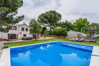 House in Moraleja de Enmedio. Chalet en venta moraleja de enmedio