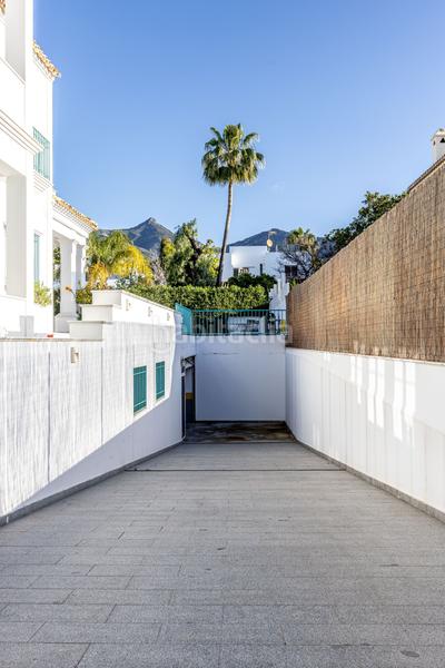 Foto 11b0679f-b9a9-4335-b768-2dfafe521484. Casa chalet independiente en venta en c. picasso, en Marbella