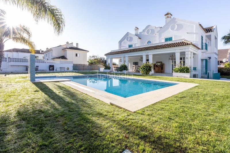 Foto 4d8b9c04-f5a9-45fc-bbb0-d20b97252477. Casa chalet independiente en venta en c. picasso, en Marbella