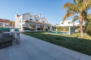 Casa en Real de Zaragoza. Chalet independiente en venta en c. picasso, marbella