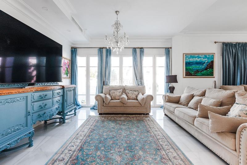 Foto dbd7c276-c0fc-4b69-aab7-ed1f8a4f6c37. Casa chalet independiente en venta en c. picasso, en Marbella