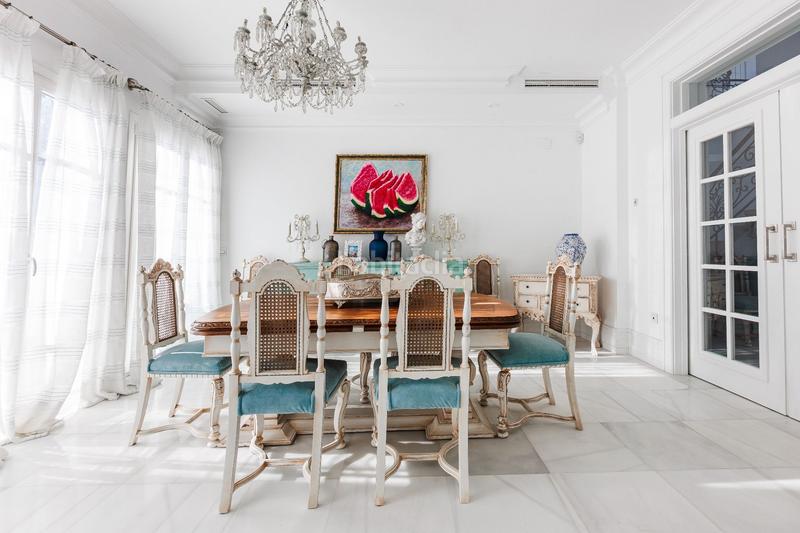 Foto e98e78d2-5019-41e8-a011-e54101dc96b0. Casa chalet independiente en venta en c. picasso, en Marbella