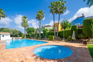 Casa a El Montgó. Chalet pareado en venta   dénia