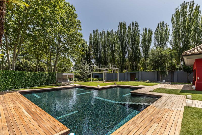 Foto 0a42a9d5-2550-4171-b9ad-aa2c88facfcc. Casa amb calefacció piscina a urbanización La Moraleja La Moraleja