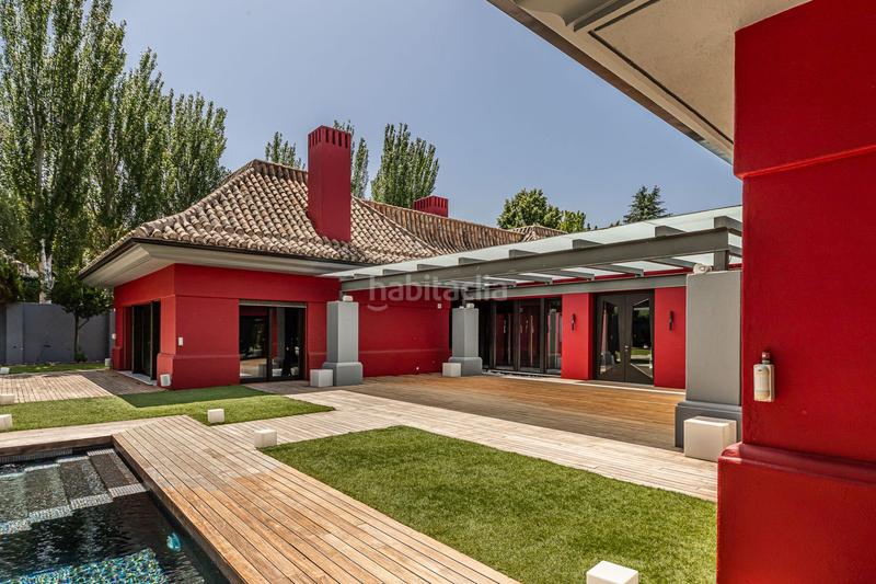 Foto 455b8911-387e-4034-bd33-5d22c2465846. Casa amb calefacció piscina a urbanización La Moraleja La Moraleja