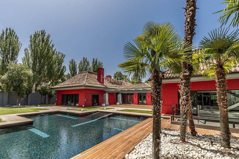 Foto 8f31d4a4-3628-430d-be35-1f96a367eda9. Casa amb calefacció piscina a urbanización La Moraleja La Moraleja