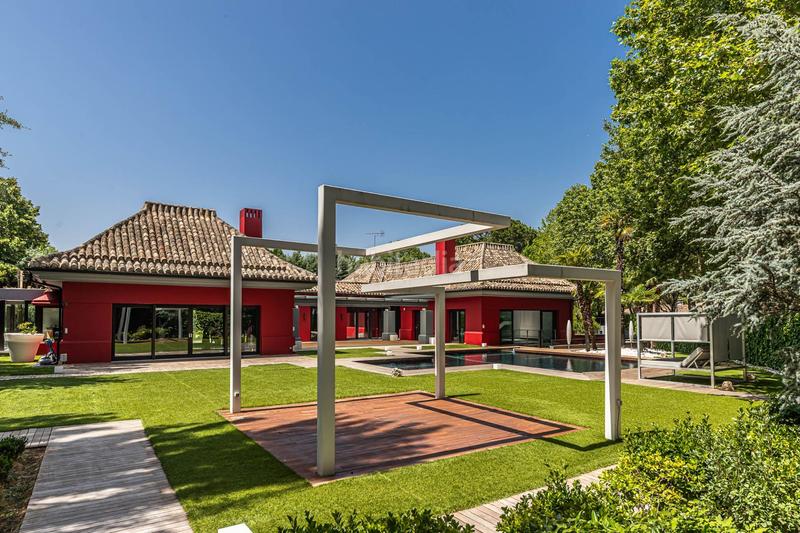 Foto d55e89bf-f586-4400-be97-3d3d78eef8e9. Casa amb calefacció piscina a urbanización La Moraleja La Moraleja