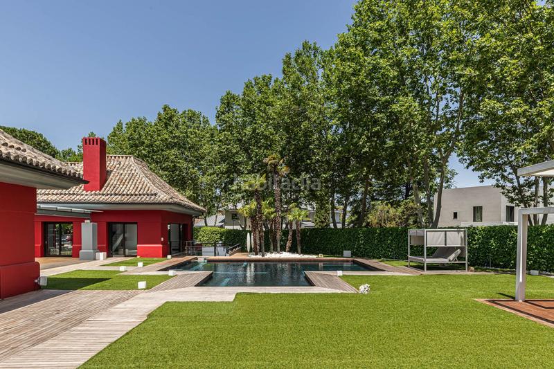 Foto df5d401a-61d5-4764-8da4-19677a564b9e. Casa amb calefacció piscina a urbanización La Moraleja La Moraleja