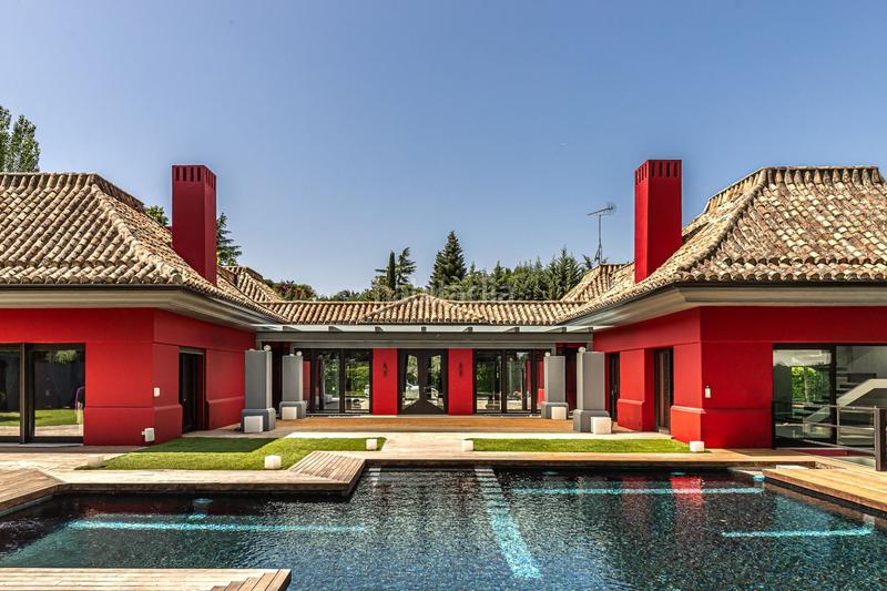 Foto f1fd2764-12e3-4f0c-8599-380985800ea9. Casa amb calefacció piscina a urbanización La Moraleja La Moraleja