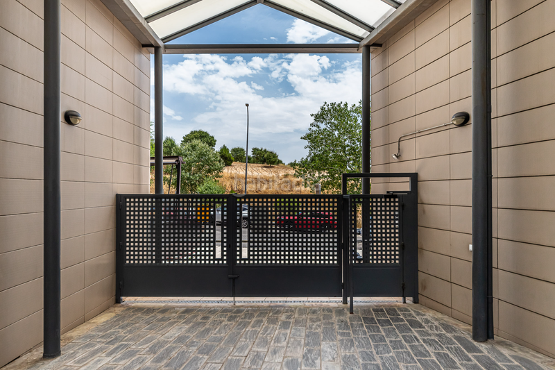 Foto 0e75f19b-c1b5-49ef-b4d7-2a30ce32d794. Alquiler apartamento loft en alquiler c. de manuel pombo angulo en Madrid