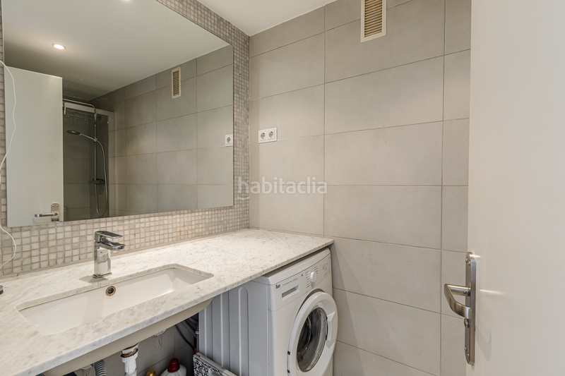 Foto 34cc3bc8-185b-415d-bf36-a60ba9e24196. Alquiler apartamento loft en alquiler c. de manuel pombo angulo en Madrid
