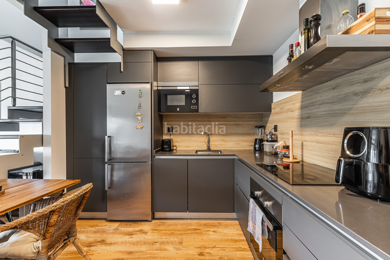 Foto 529f333f-c7ba-4e7d-9687-509e3541e456. Alquiler apartamento loft en alquiler c. de manuel pombo angulo en Madrid