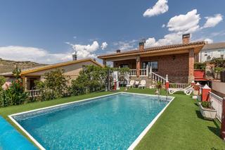 Casa a Villalbilla Pueblo. Chalet independiente en venta  villalbilla