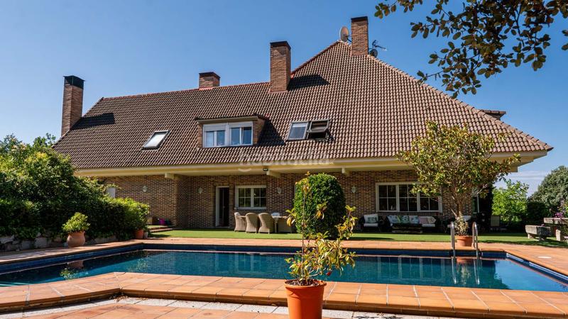 Foto 02ebb9af-81ac-4c24-a767-5538927fb373. Pis amb calefacció piscina a Fontenebro-Altavista Collado Villalba