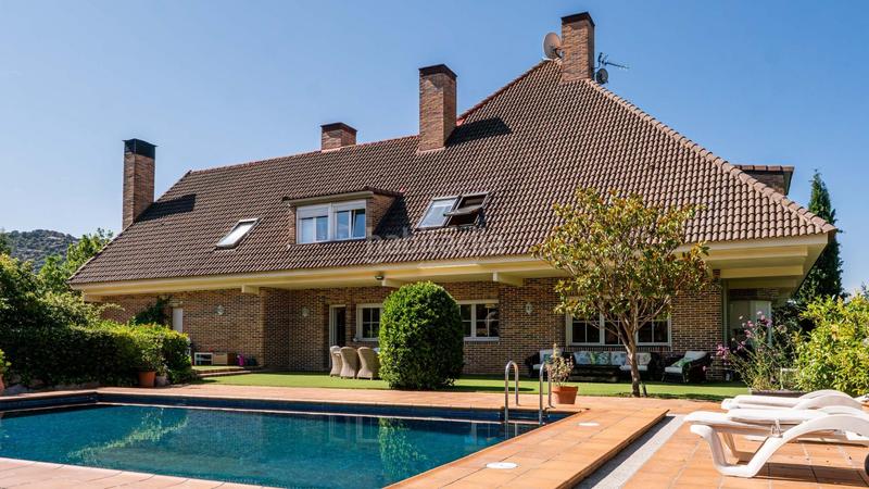 Foto cdddfcb8-dd52-4e0a-98bf-6678fec397fa. Pis amb calefacció piscina a Fontenebro-Altavista Collado Villalba