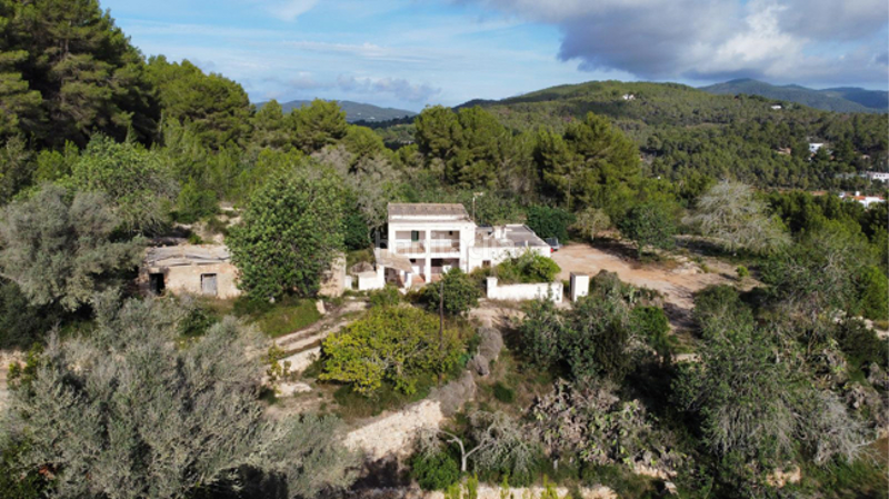 Foto a958cbbb-28c4-4df0-b502-c3a59b1a7c69. Finca rústica finca en venta santa eulalia, ibiza en Santa Eulària
