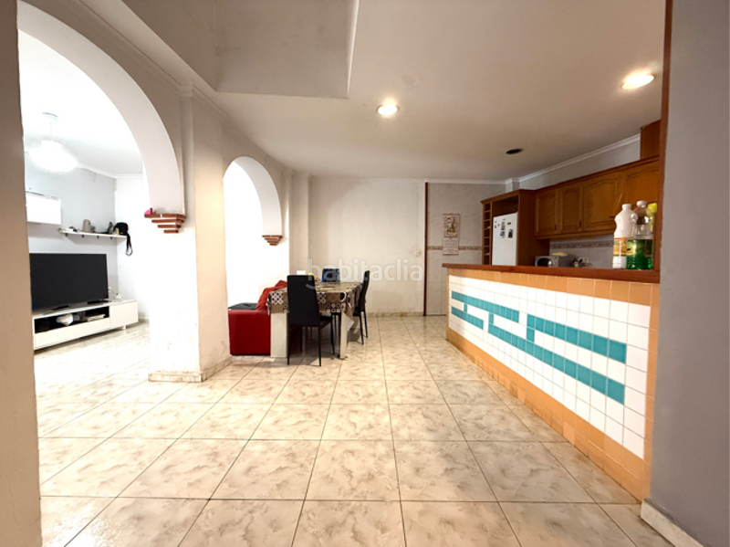 Foto 444d4310-6f58-4d62-a31e-88db224f20fd. Maison jumelée dans Oliva pueblo Oliva