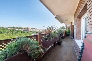 Pis a Puerta del Ángel. Piso con terraza y vistas en venta  madrid río