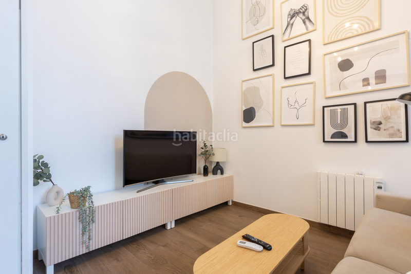 Foto 957baf59-be2b-42ee-ac1a-74b3f18875b6. Apartamento loft en venta c del bomber ramon duart en Valencia