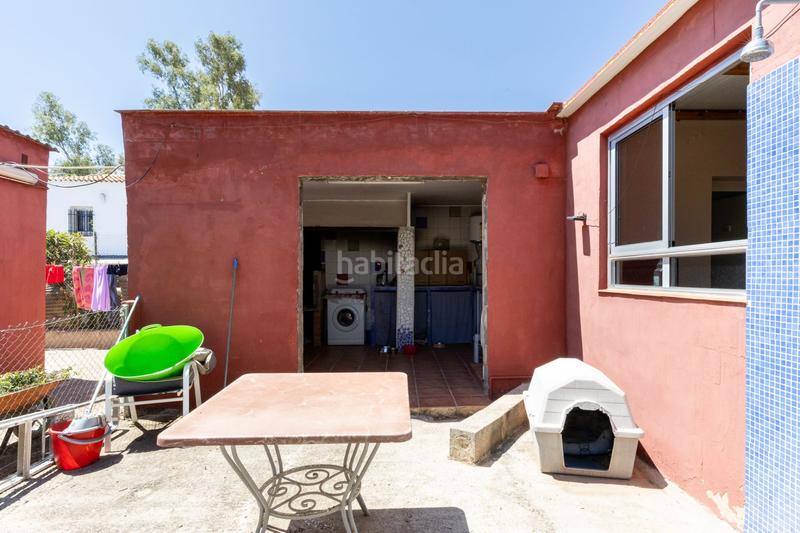 Foto 04e0630b-4cc3-4848-b37e-b213aa8d1840. Casa amb piscina a Parque de la Bombilla Llíria