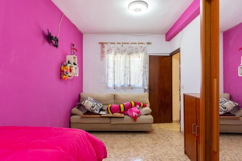 Foto 0f7807cc-768b-4192-80bc-6ac742e43fd3. Casa amb piscina a Parque de la Bombilla Llíria