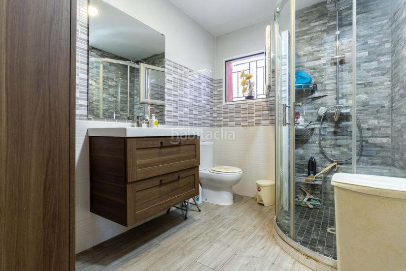 Foto 1968520e-7774-44db-b015-0aa654dd4286. Casa amb piscina a Parque de la Bombilla Llíria