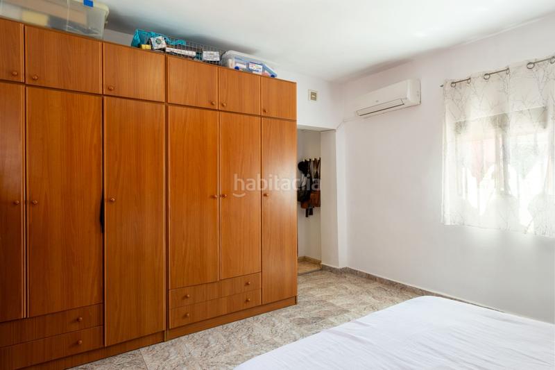 Foto 22ec8418-a3a8-4a25-bc25-4f840b2aa9ed. Casa amb piscina a Parque de la Bombilla Llíria