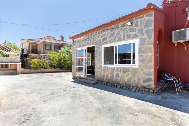 Foto 4eacb108-4e7c-4e41-81b9-d093b8c19bd9. Casa amb piscina a Parque de la Bombilla Llíria